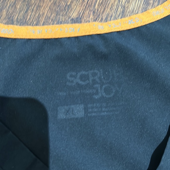 Scrub joy black XL top and XLT pants - Picture 3 of 3